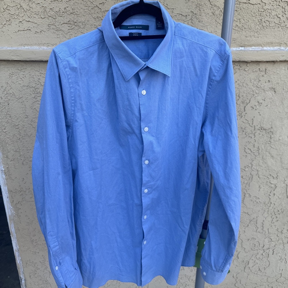 Perry Ellis Longsleeve Button Down Shirt. Cotton